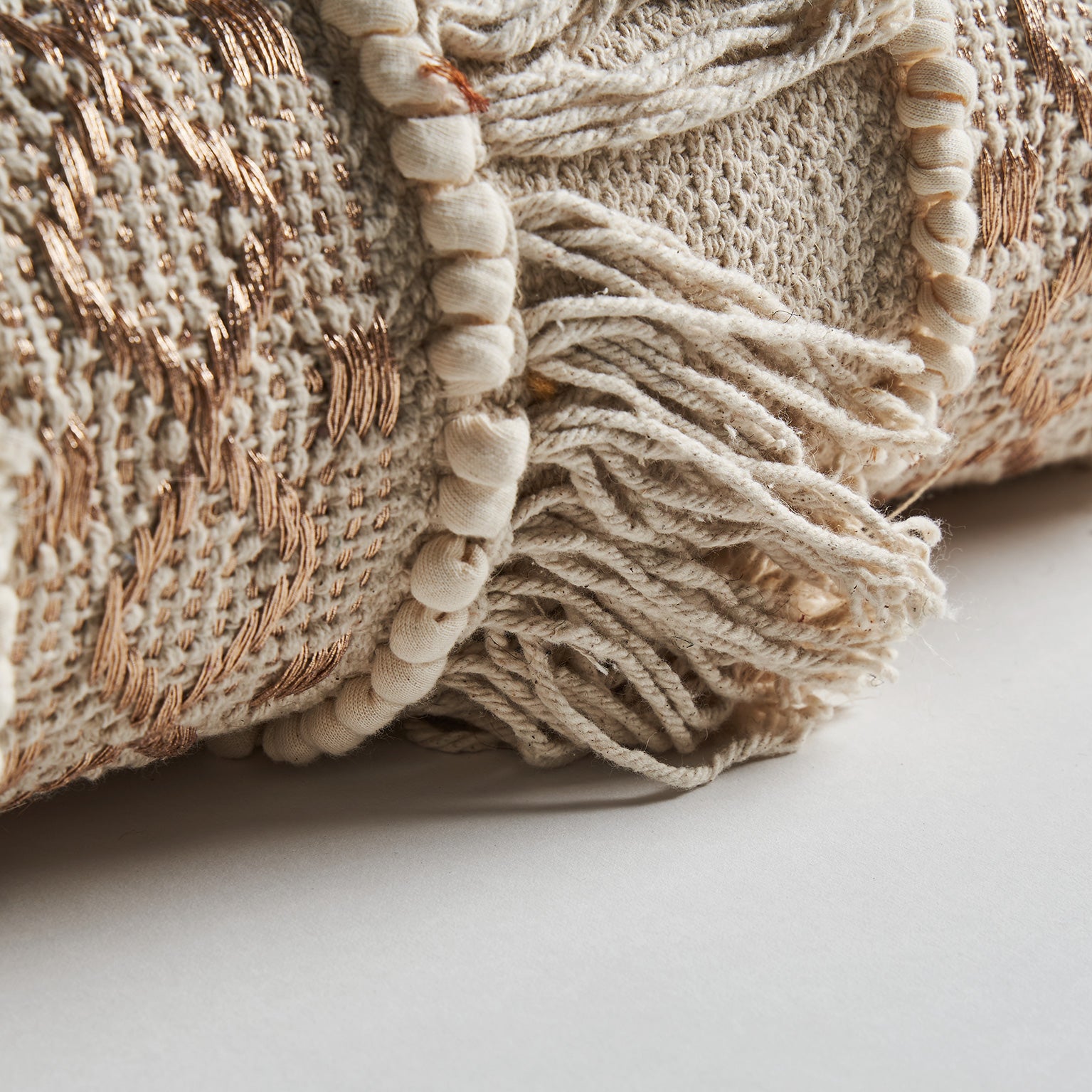 WHIL CUSHION